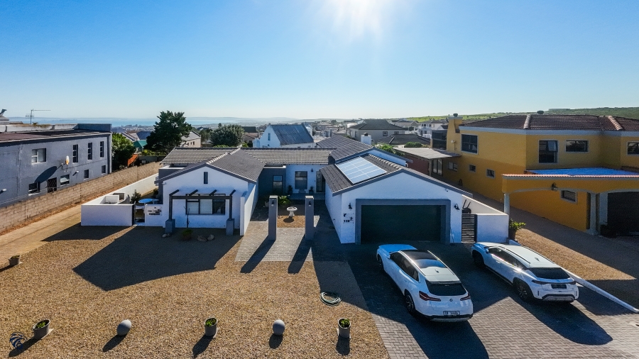 4 Bedroom Property for Sale in Myburgh Park Western Cape